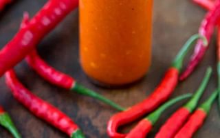 What is the difference between Louisiana hot sauce and red pepper sauce?